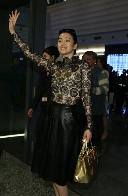 超模伊娃·赫兹高娃登《ELLE》封面